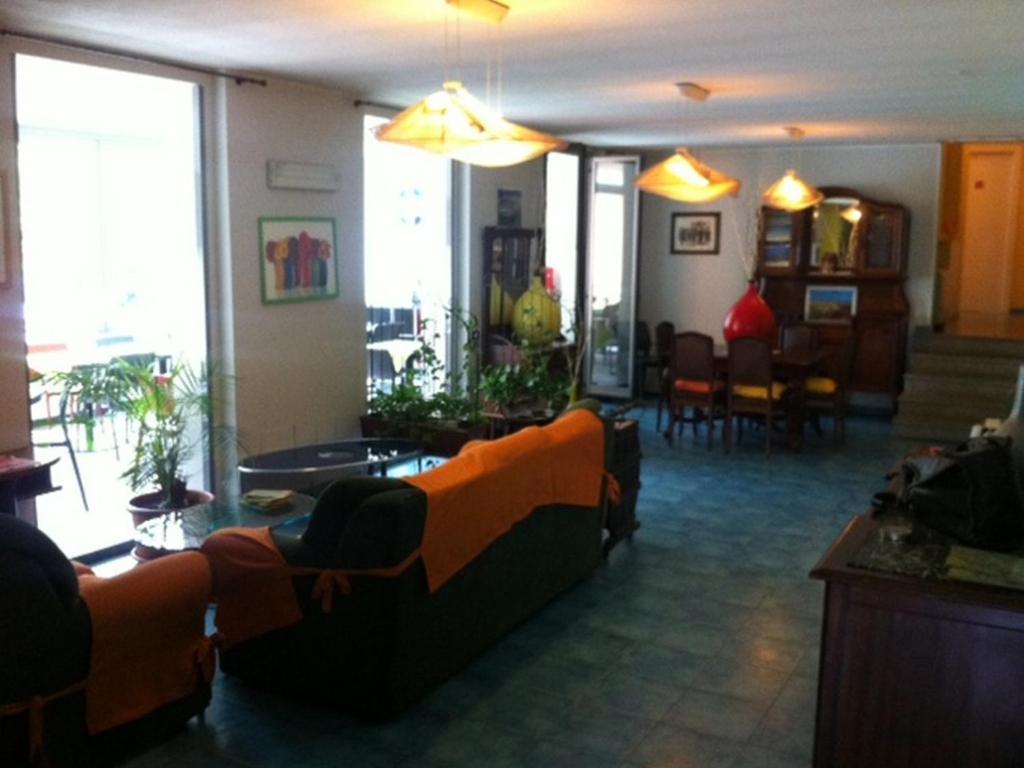 Albergo Ristorante Pomodoro Omegna Exterior foto